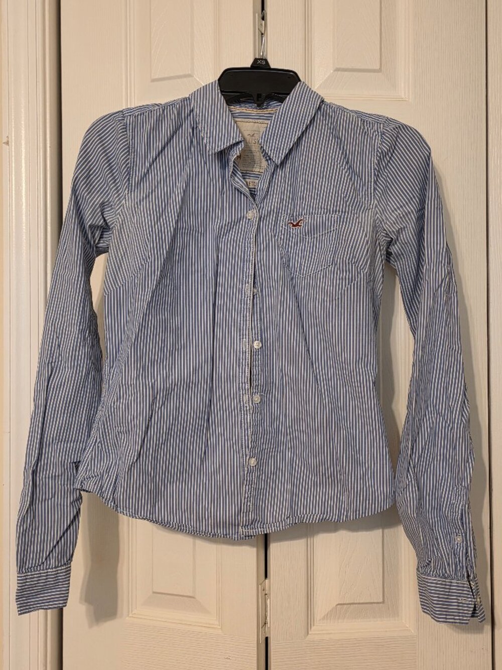 Hollister - Long-sleeved Button down Shirt - White & Blue Striped- M